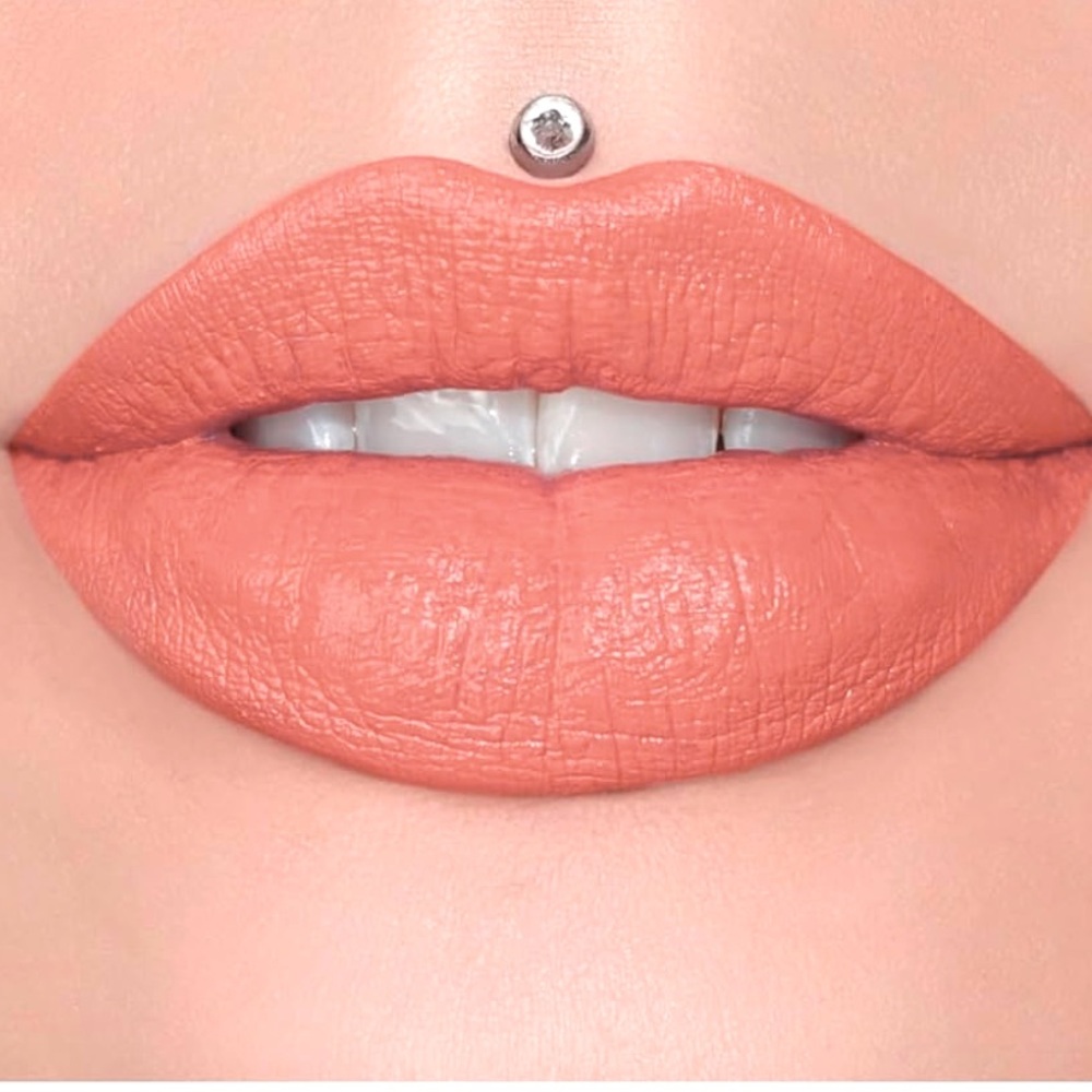 NEW Jeffree Star lip stick wyoming Iced Tea pink bullet holder stars